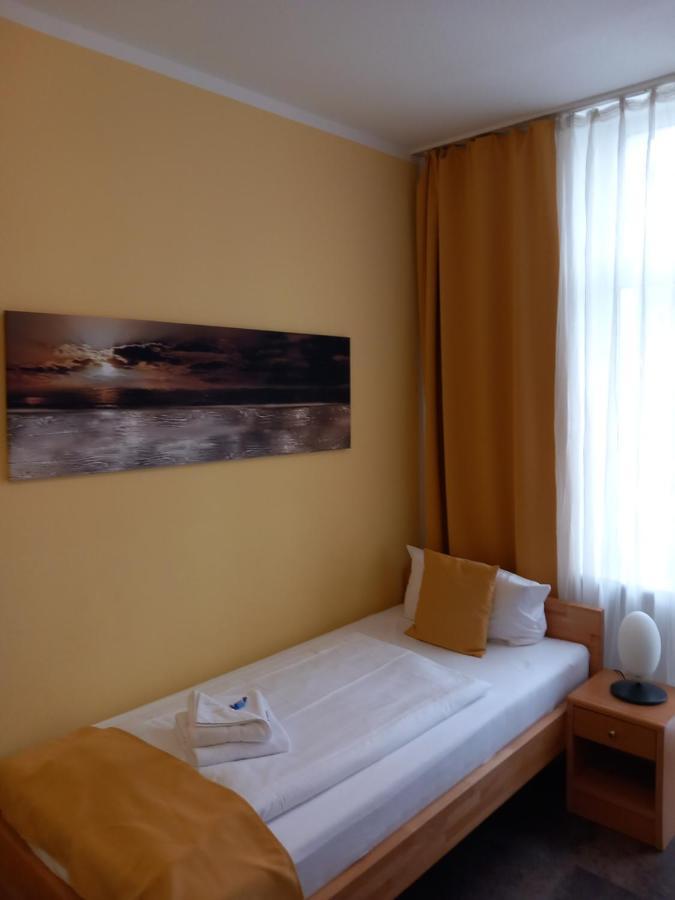 Hotel Karolinger Dusseldorf Exterior photo